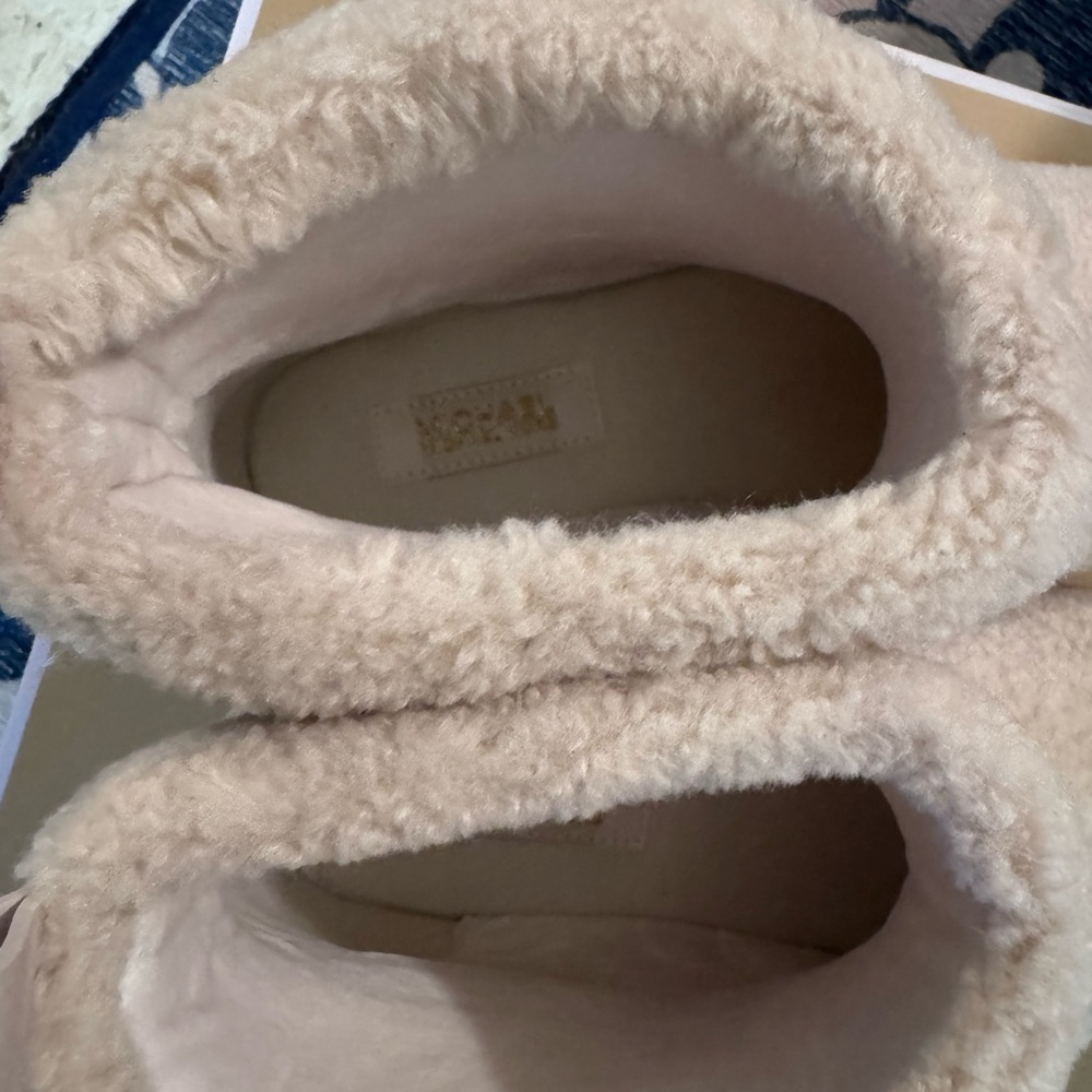 Michael Kors Off-White Shearling Boots - Picture 3 of 13